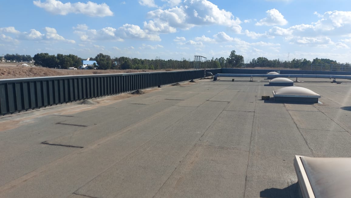 Travaux d'étanchéité de toiture terrasse en cours Maroc - Sofitrap