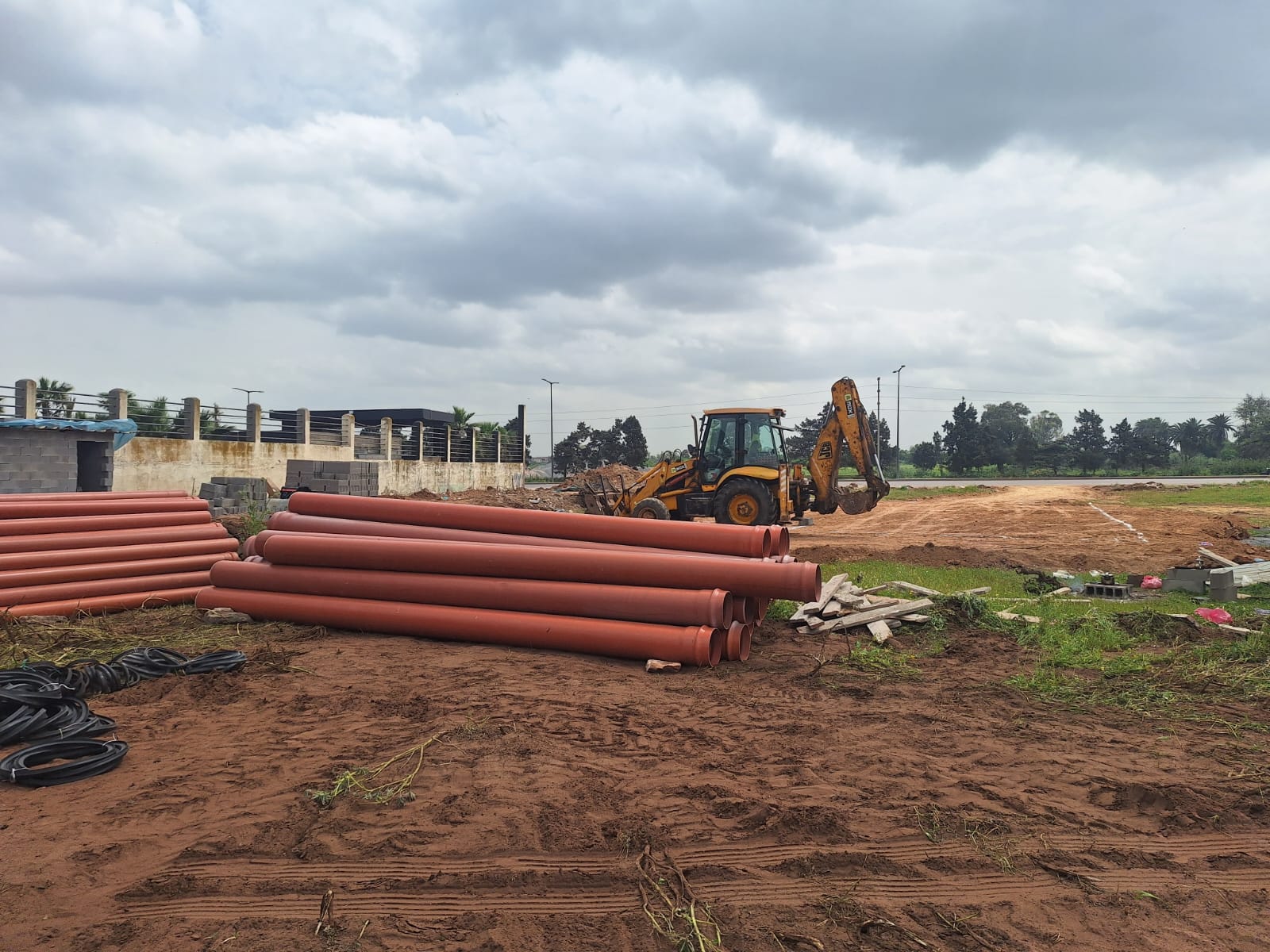Tuyaux PVC d'assainissement préparés sur chantier Maroc - Sofitrap